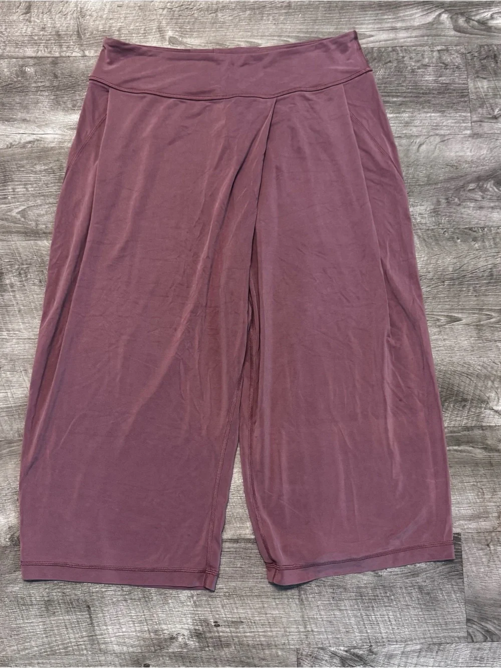 lululemon athletica pre owned